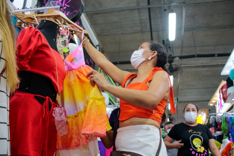 8ª edição do bazar do Centro Fashion Fortaleza tem início no dia 3 e segue até 10 de setembro com participação de cerca de 5 mil pontos comerciais e promoções no atacado e varejo