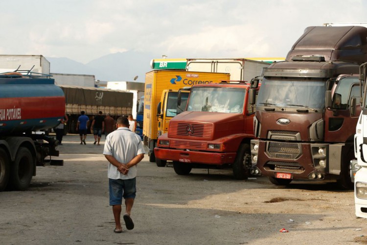 Auxílio Caminhoneiro começou a ser pago em agosto e vai somente até o fim deste ano