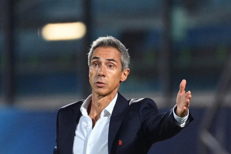 Paulo Sousa busca rescisão de contrato com a seleção polonesa para assinar com o Flamengo. 