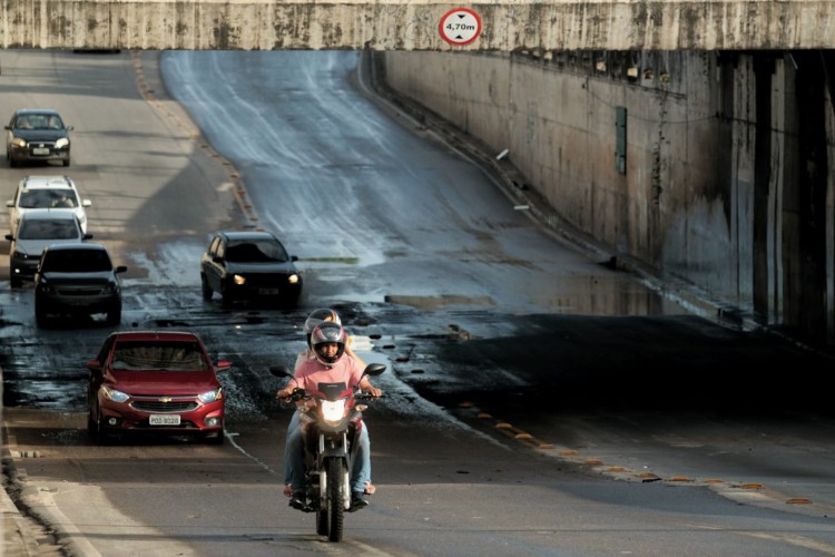 Agentes estiveram no túnel localizado na rua Wenefrido Melo, no bairro Mondubim