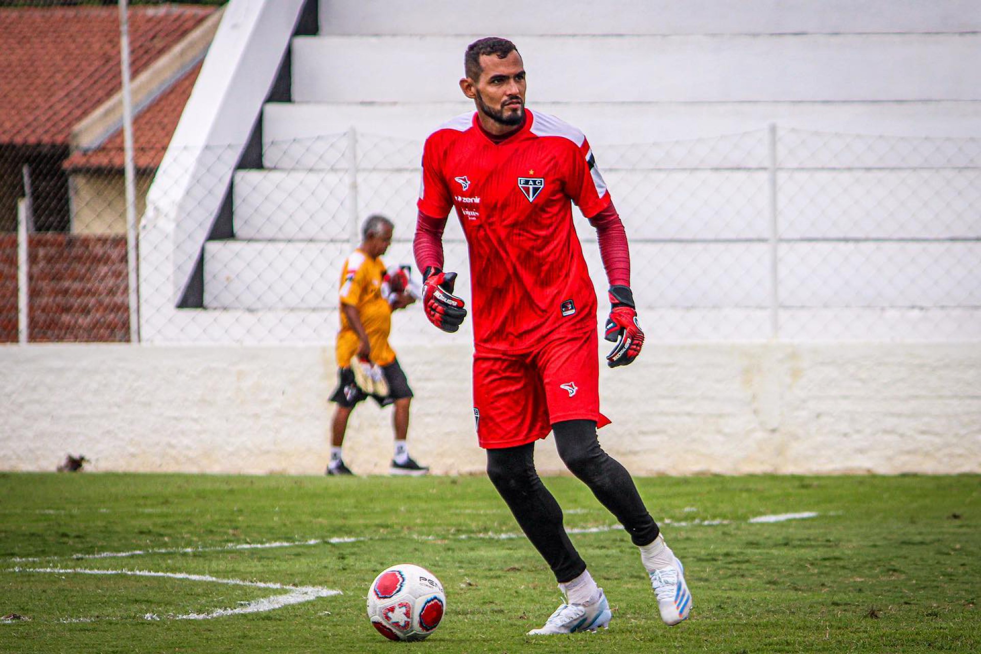 Goleiro Jonathan é uma das armas do Tubarão diante do Tricolor (Foto: Lenilson Santos/Ferroviário AC)