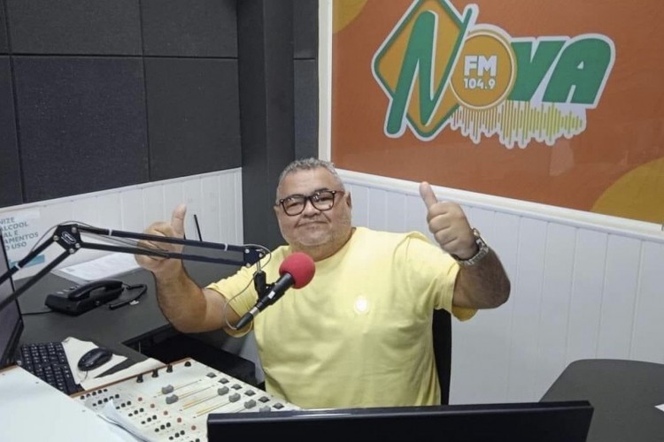 Bibi Lemos atuava na rádio Nova FM de Iguatu, onde apresentava de segunda-feira à sábado, das 15 às 17 horas, o programa 