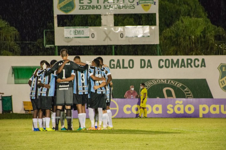 Grêmio derrota Mixto por 2 a 0 na estreia da Copa São Paulo