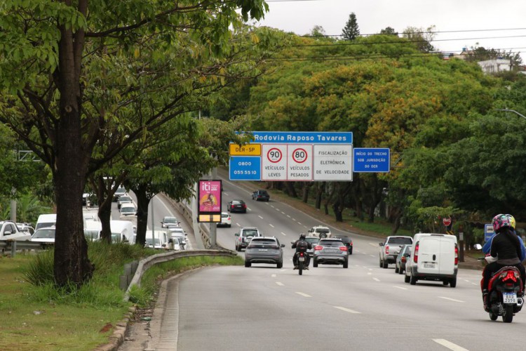 São Paulo - Início da Rodovia Raposo Tavares.