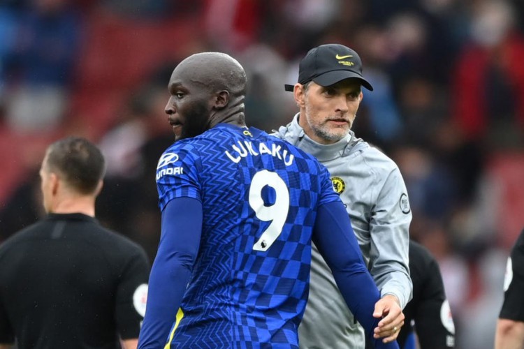 Atacante Lukaku e o treinador Thomas Tuchel se envolveram em polêmica no Chelsea