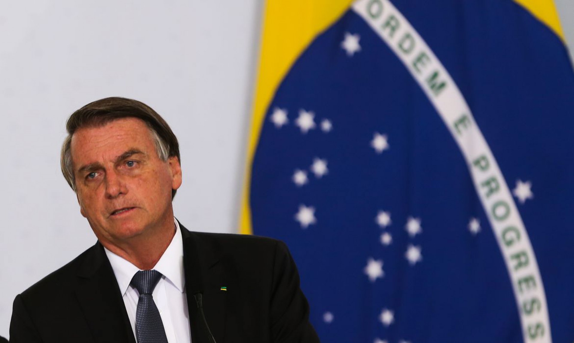 Bolsonaro puxa a orelha dos filhos: 'A campanha acabou