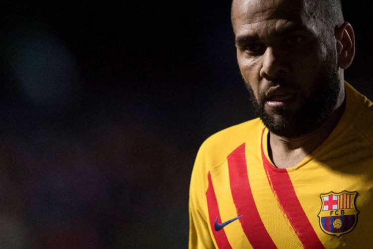 Dani Alves reestreou pelo Barcelona