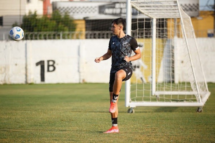 Marco Antônio é cria da base do Ceará e foi campeão do Brasileirão de Aspirantes com o clube. 