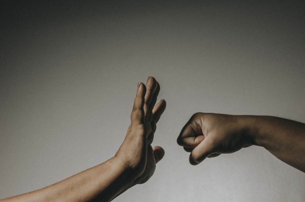 Foto ilustrativa da violência contra mulher (Foto: FERNANDA BARROS)