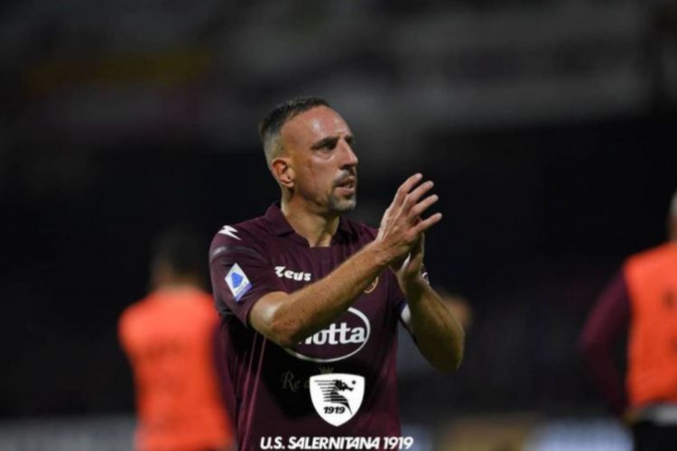 Ribéry joga atualmente no Salernitana, da Itália