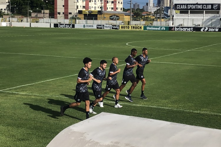 Elenco do Ceará se reapresentou para a temporada 2022 neste sábado, 8