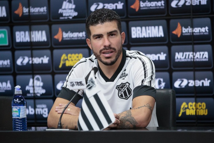 Em coletiva, Richardson comentou sobre o Clássico-rei pela Copa do Brasil 