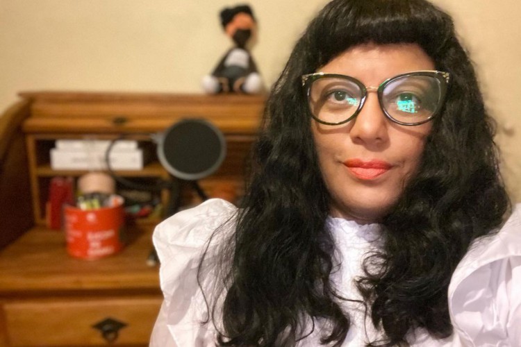 Déia Freitas é psicóloga, escritora, roteirista e criadora do podcast 