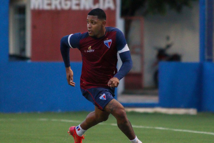 Atacante David em treino do Fortaleza no Centro de Excelência Alcides Santos, no Pici