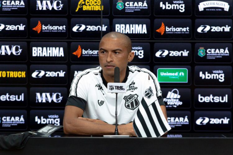 Nino Paraíba é apresentado oficialmente pelo Ceará