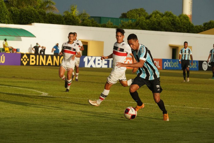 Grêmio bate Santa Cruz e avança para 3ª fase da Copa São Paulo