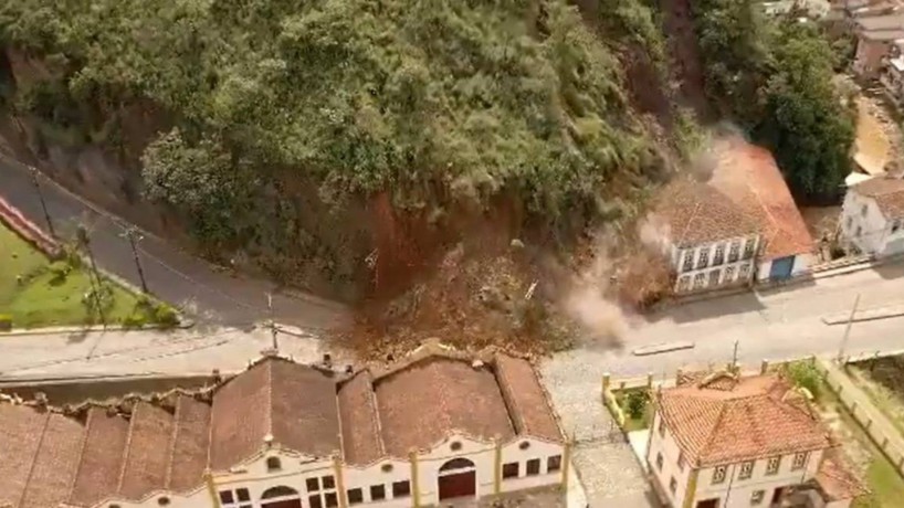 Desabamento de casa revela antiga mina de ouro na cidade histórica