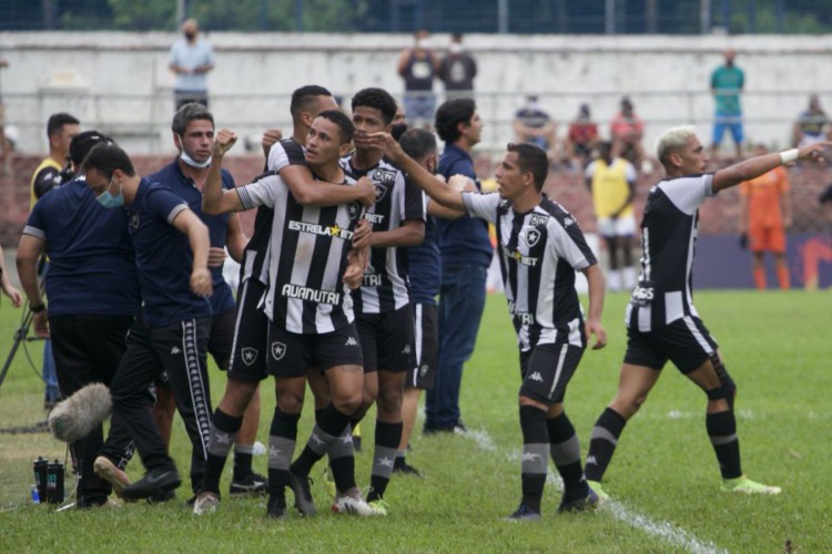 Botafogo enfrenta o América-MG nesta terça 18, pelas quartas de final da Copinha 2022; veja onde assistir ao vivo aos jogos e tabela com horário das partidas