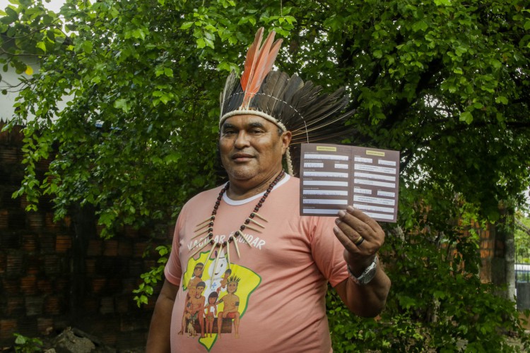 FORTALEZA, CE, BRASIL, 17.01.2021: 1 ano de inicio da vacinação - Dourado Tapeba foi o primeiro indigena vacinado (Foto:Thais Mesquita/OPOVO)