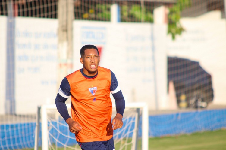 Zagueiro Habraão em treino do Fortaleza no Centro de Excelência Alcides Santos, no Pici