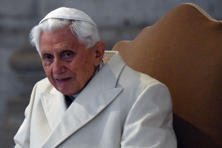 ￼Papa Bento XVI, morto aos 95 anos, disse que renunciou por insônia