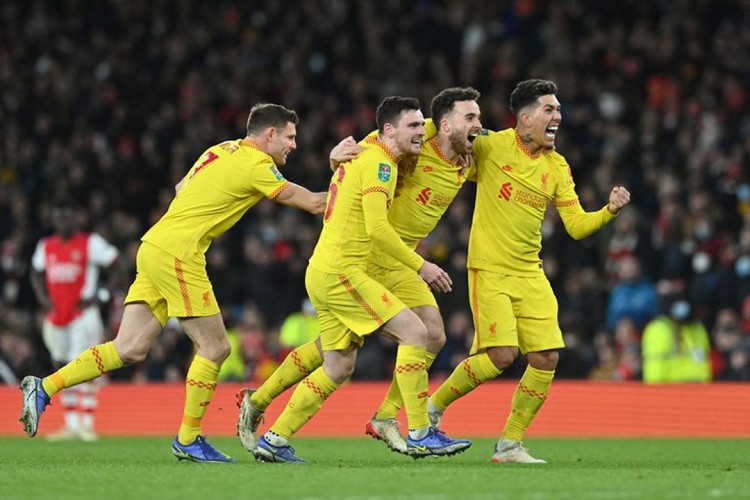 Liverpool supera o Arsenal e vai encarar o Chelsea na final da Copa da Liga