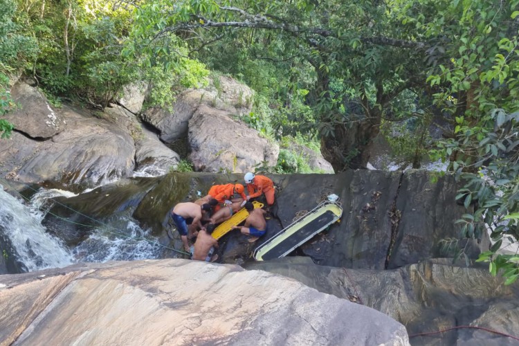 Local é conhecido na região como Cachoeira do Perigo