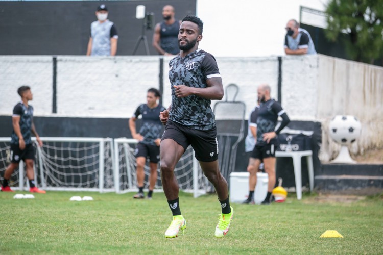 Mendoza participou de treino do Ceará, em Porangabuçu, nesta segunda-feira, 24. 