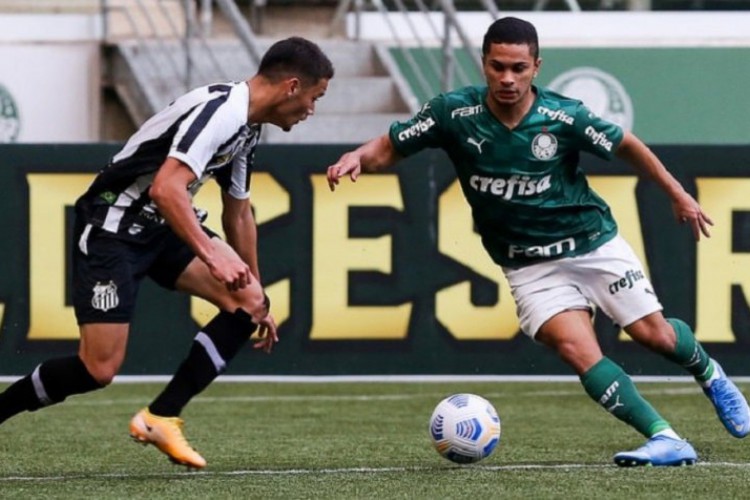 Veja onde assistir ao vivo ao jogo, horário, provável escalação e últimas notícias de Santos x Palmeiras hoje, 25, pela final da Copa São Paulo de Futebol Júnior, a Copinha 2022.  