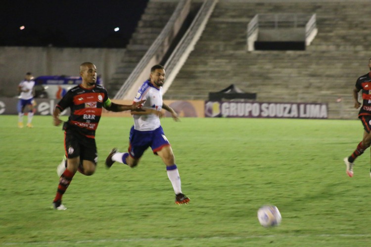 Campinense e Bahia se enfrentam pela Copa do Nordeste 2022 hoje, 29: onde assistir ao vivo e horário do jogo. 