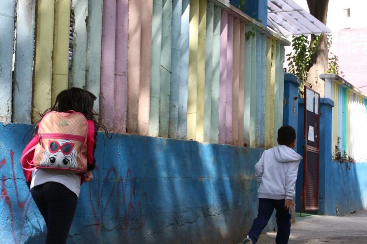  Chegada dos alunos para aulas presenciais na escola EMEI Ângelo Martino, na Bela Vista.