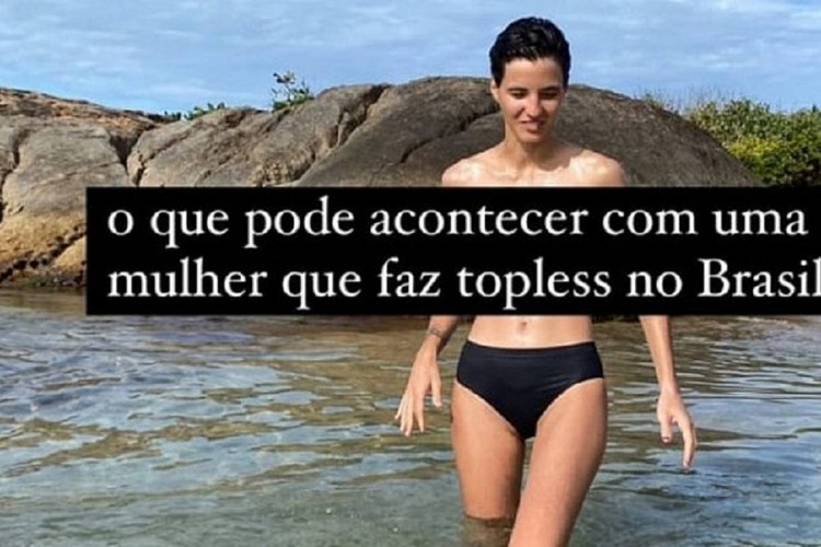 Beatriz postou uma foto fazendo topless com uma tarja preta 