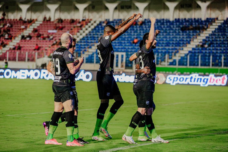 Elenco do Ceará vive clima de pressão, mas precisa superar momento para voltar a vencer e avançar na Copa do Brasil