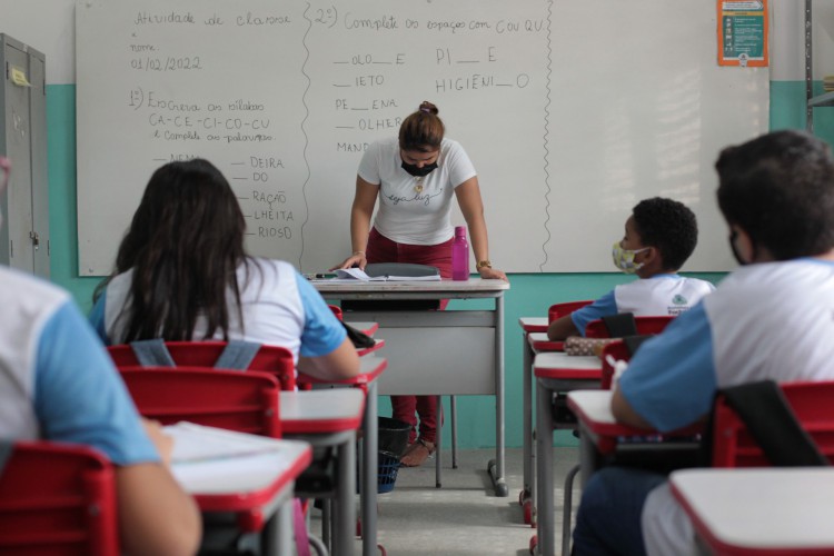 Concurso público em Fortaleza abre inscrições para 944 vagas para professores de áreas específicas e 1.056 para profissionais pedagogos