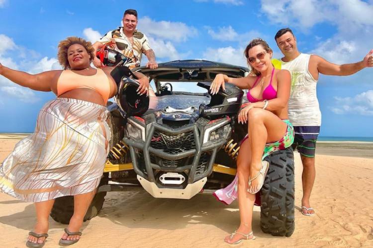 Lucas Souza publicou fotos com Jojo Todynho em Jericoacoara