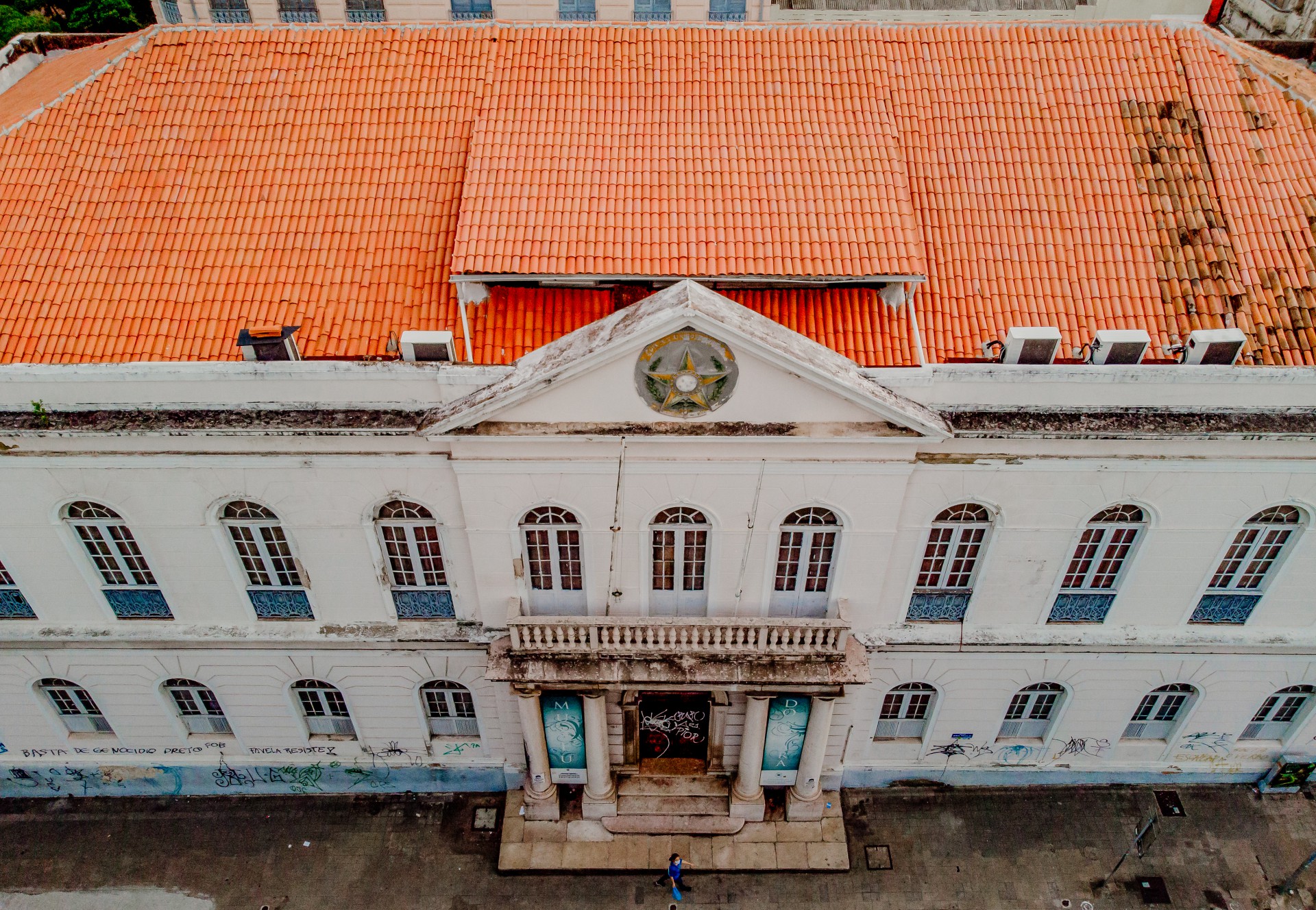 Fachada do Museu do Ceará, no Centro. Espaço está em processo de reforma (Foto: Aurelio Alves)