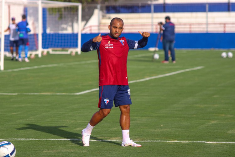 Atacante Edinho em treino do Fortaleza no Centro de Excelência Alcides Santos, no Pici