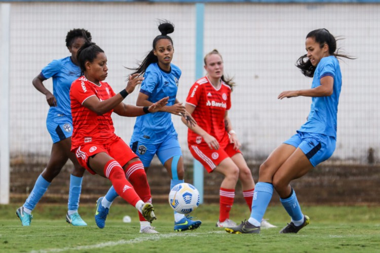 Internacional joga contra o Real Brasília hoje, sexta, 04, pela Supercopa do Brasil Feminina; veja onde assistir ao vivo ao jogo, horário, provável escalação e últimas notícias. 