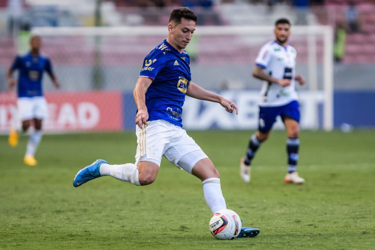 Cruzeiro e Brusque se enfrentam pela Série B do Brasileirão hoje, 12; onde assistir ao vivo e horário do jogo. 