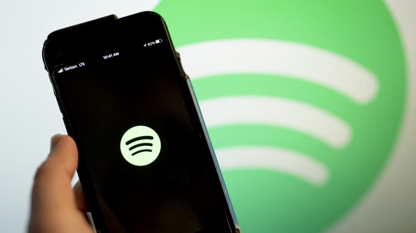 Spotify completa dez anos no Brasil em 2024; artistas independentes foram responsáveis por 70% das receitas geradas por brasileiros na plataforma em 2023