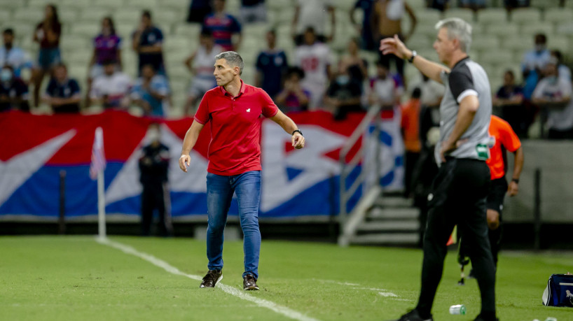 FORTALEZA, CE, BRASIL, 05-02.2022: Juan Pablo Vojvoda / Tiago Nunes. Fortaleza x Ceara, pela Copa do Nordeste, na Arena Castelão. em epoca de COVID-19. (Foto:Aurelio Alves/ Jornal O POVO)