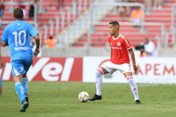 Internacional e Novo Hamburgo se enfrentam pelo Campeonato Gaúcho 2022 hoje, 9: onde assistir ao vivo e horário do jogo.  