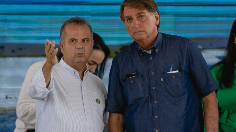 Ministro Rogério Marinho, do Desenvolvimento Regional, e presidente Jair Bolsonaro, em Jati