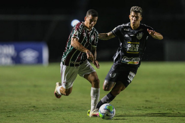 Fluminense e Botafogo se enfrentam pelo Campeonato Carioca 2022 hoje, 10: onde assistir ao vivo e horário do jogo.  