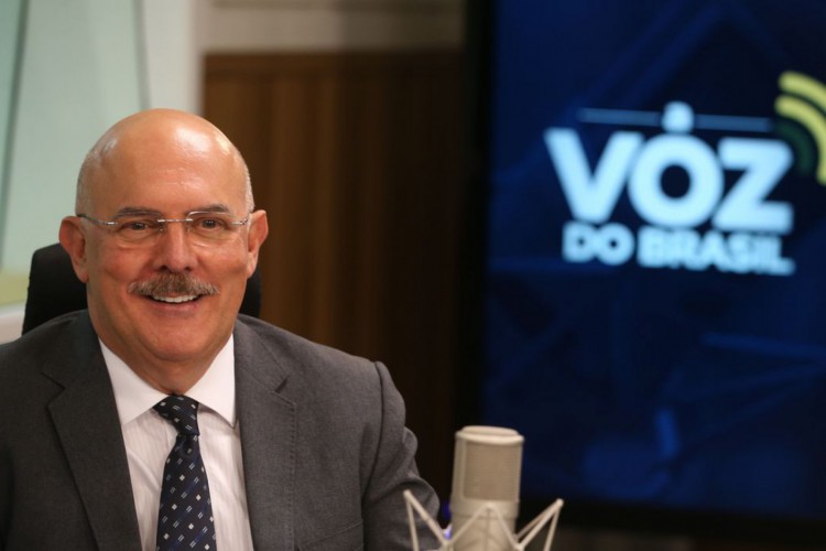  O ministro da Educação, Milton Ribeiro,  é entrevistado no programa A Voz do Brasil.