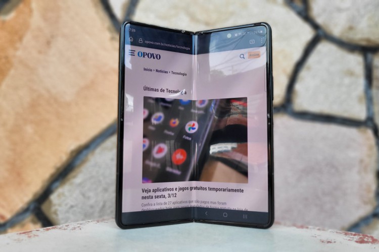 Galaxy Z Fold 3 é um smartphone dobrável que 