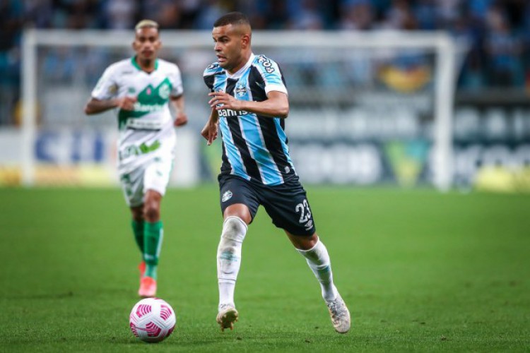 Grêmio e Internacional se enfrentam pelo Campeonato Gaúcho 2022 hoje, 13; onde assistir ao vivo e horário do jogo.  