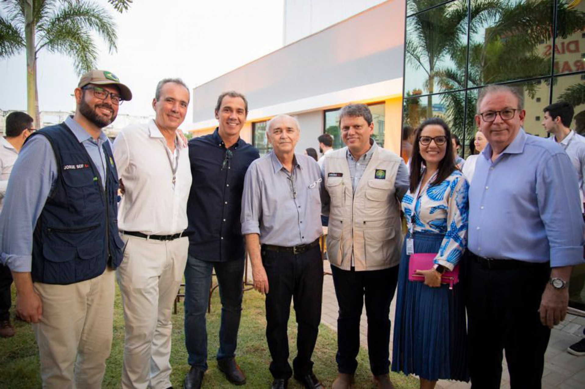 Presentes na solenidade do termo aditivo da Compex