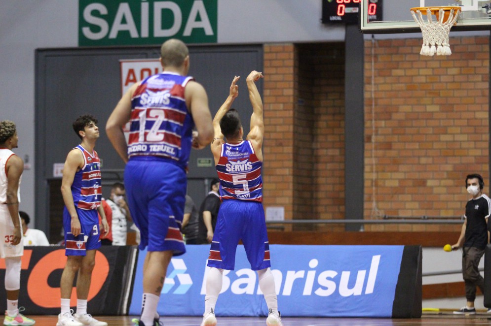 Em jogo emocionante, Fortaleza BC vence Pinheiros por 87 a 84 pelo NBB