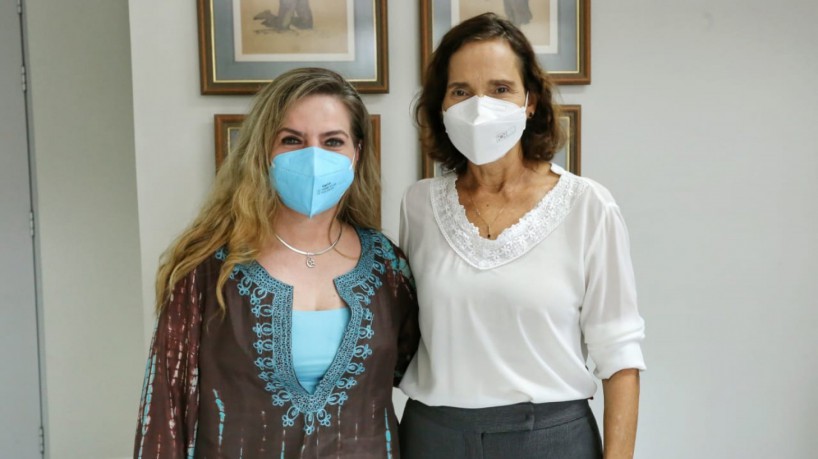 Luizianne Lins e Izolda Cela, em encontro nesta segunda, 21(foto: O POVO)